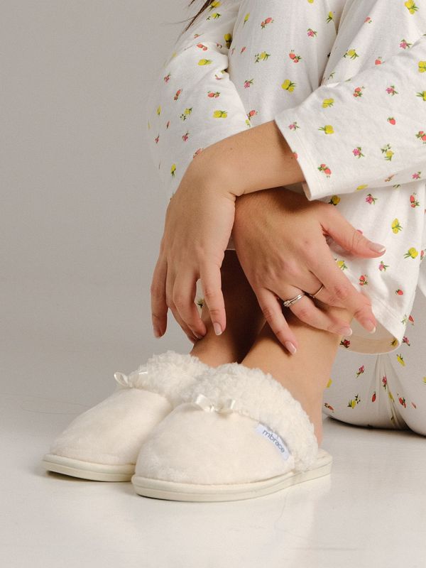 M-Brace, Linea, Slippers